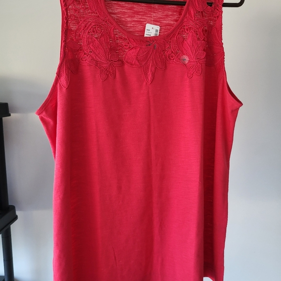 NWT Pink tank top - Picture 2 of 2
